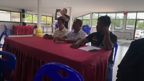 ตรวจสอบ-ปรับแก้แนวเขตการปกครองระดับตำบล
และกำหนดแนวเขตการปกครองระดับหมู่บ้าน ครั้งที่ 1
การปฎิบัติงานของพนักงานเทศบาล ด้วยการบริหารของ
นายยงยุทธ พิริยสถิต นายกเทศมนตรีตำบลเกาะพะงัน
เข้าร่วมตรวจสอบ-ปรับแก้แนวเขตการปกครองระดับตำบล
ร่วมกับกรมการปกครอง - ท้องถิ่น โดยมีนายอำเภอ - ปลัดอำเภอ - ผู้ใหญ่บ้านในพื้นที่
พร้อมด้วย นายชำนาญ จันทร์ชูกลิ่น ปลัดเทศบาล, นายชาคริส ทองศรี
นายช่างโยธา, และนิติกร พร้อม ผู้ช่วยนิติกร
